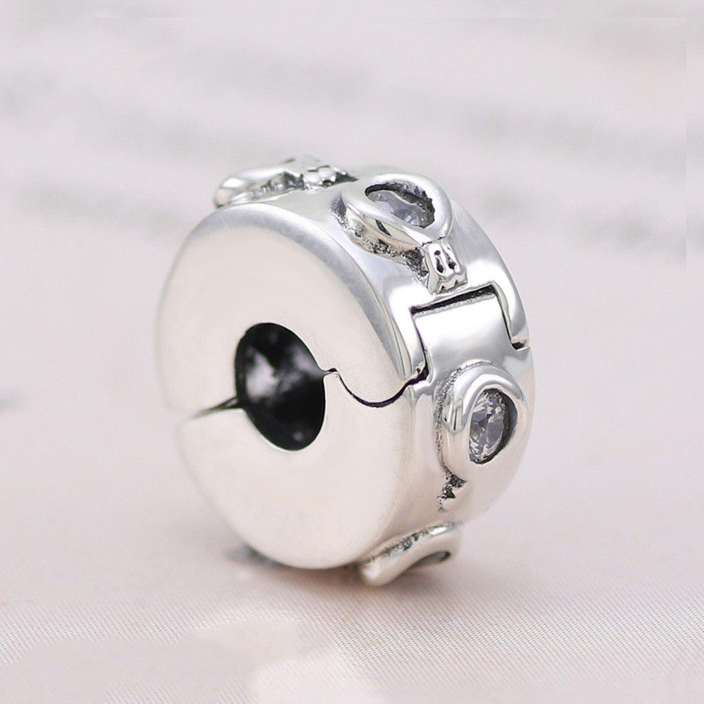 Crown letter O bracelet fixing clip
