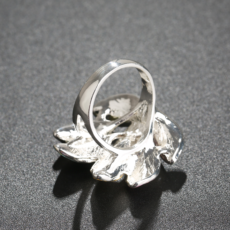 Colorful leaf ladies ring