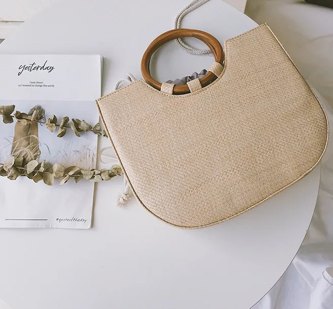 Straw handbag with wooden handle - Khaki