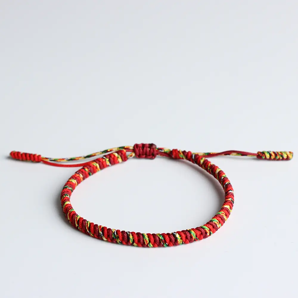 Handmade bracelet with mixed thread