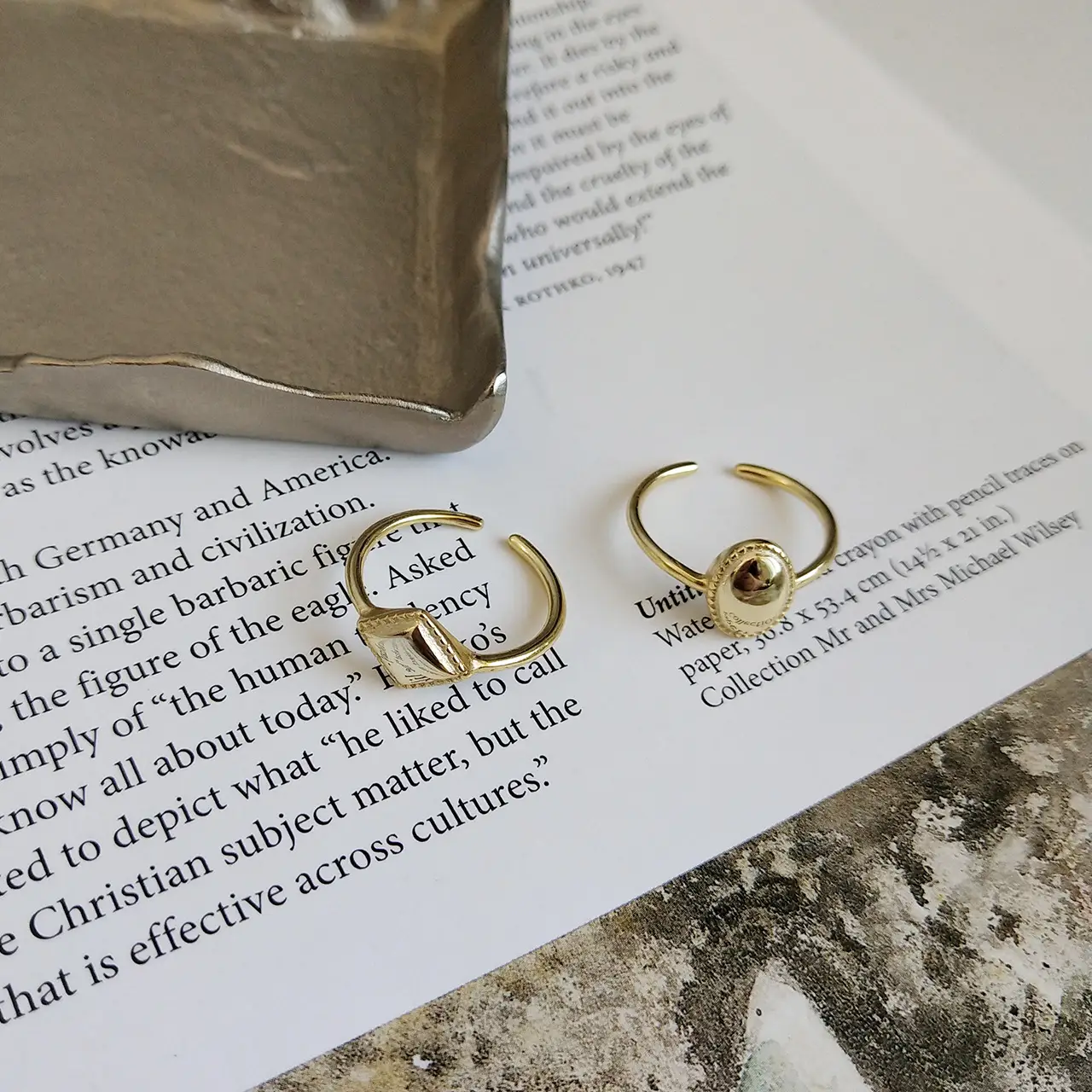 Adjustable geometric ring
