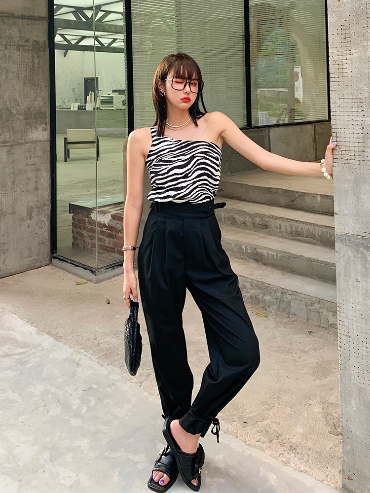 One-shoulder camisole