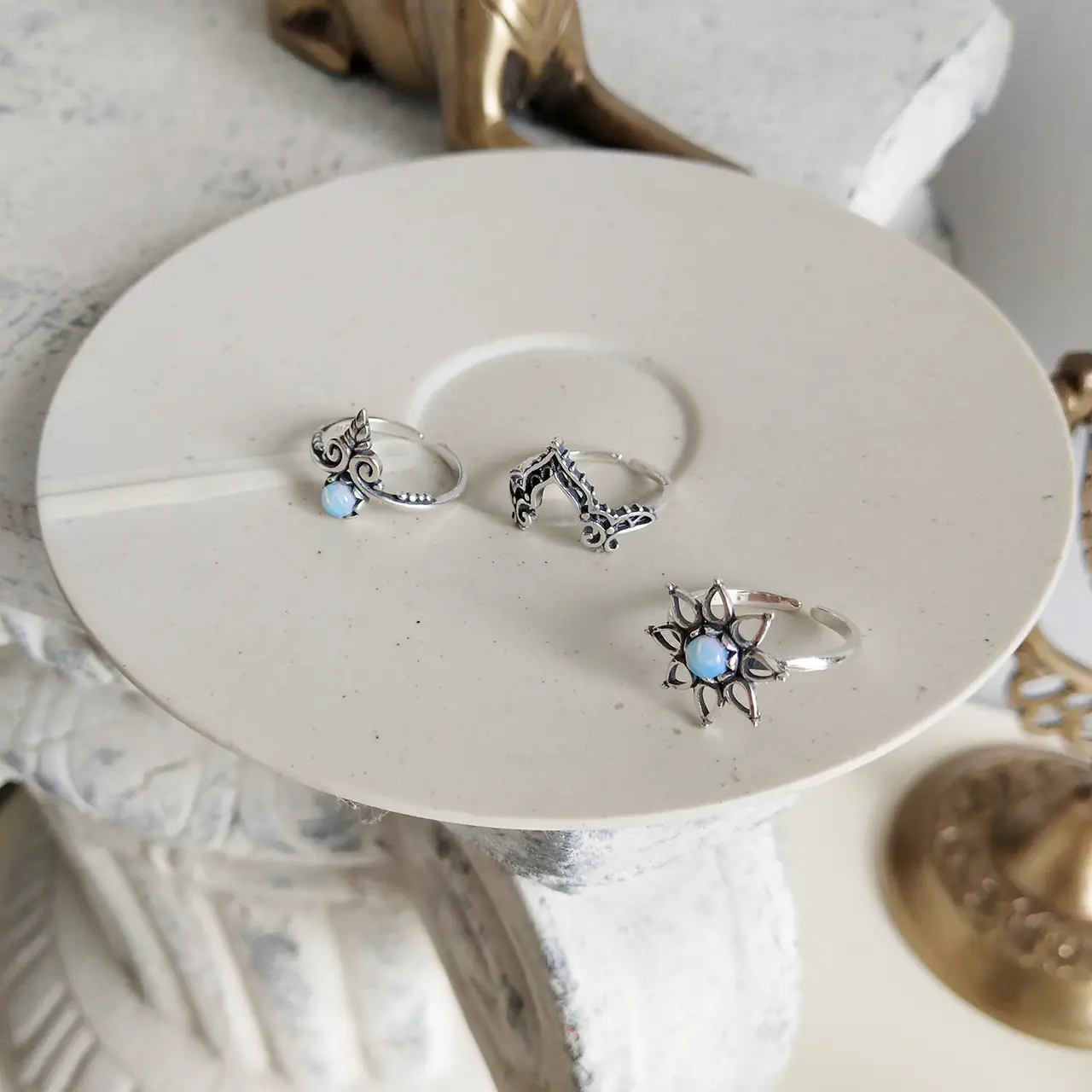 Fashionable and retro imperial ring