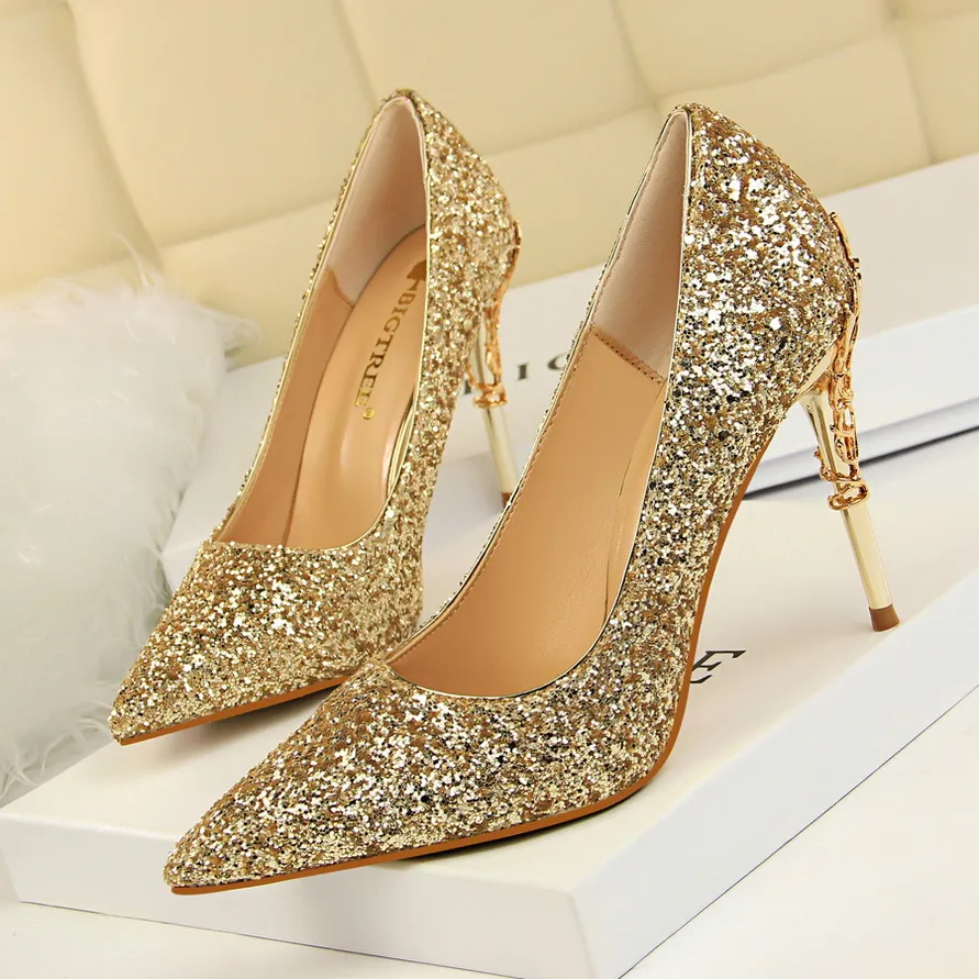 Pointed sequined high heels - Gold