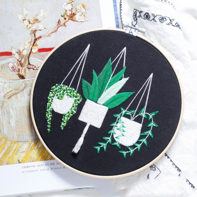 Hand embroidery DIY material package — image 1