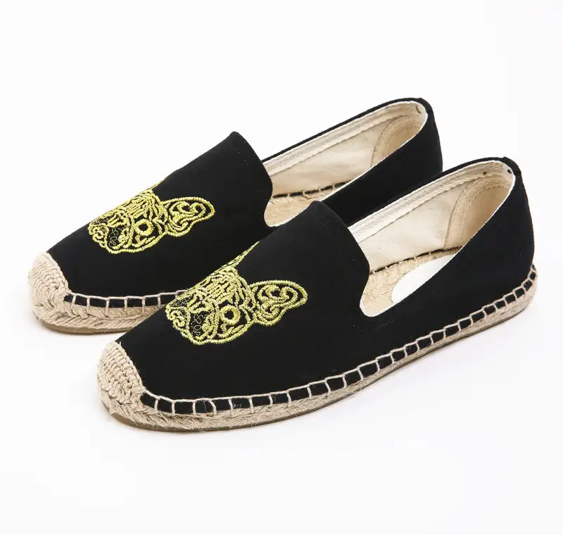 Embroidered fisherman shoes