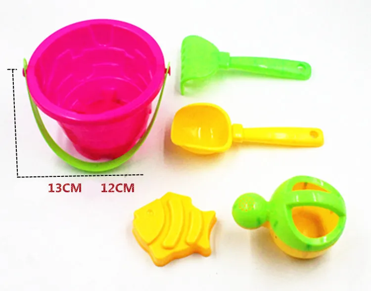 Children's beach toys – image 2