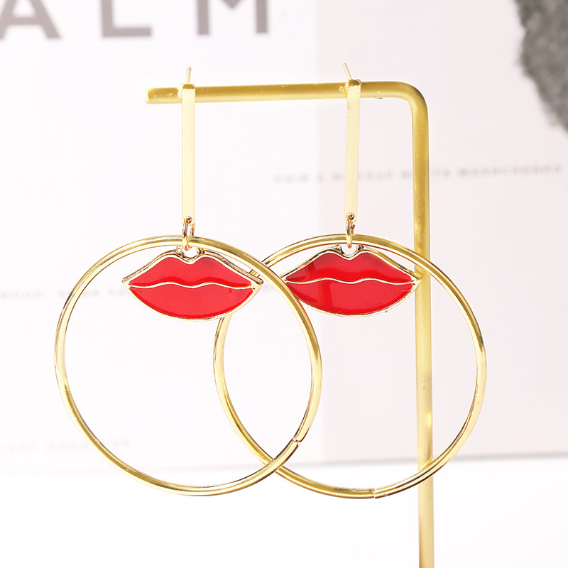 Exaggerated red lips earrings