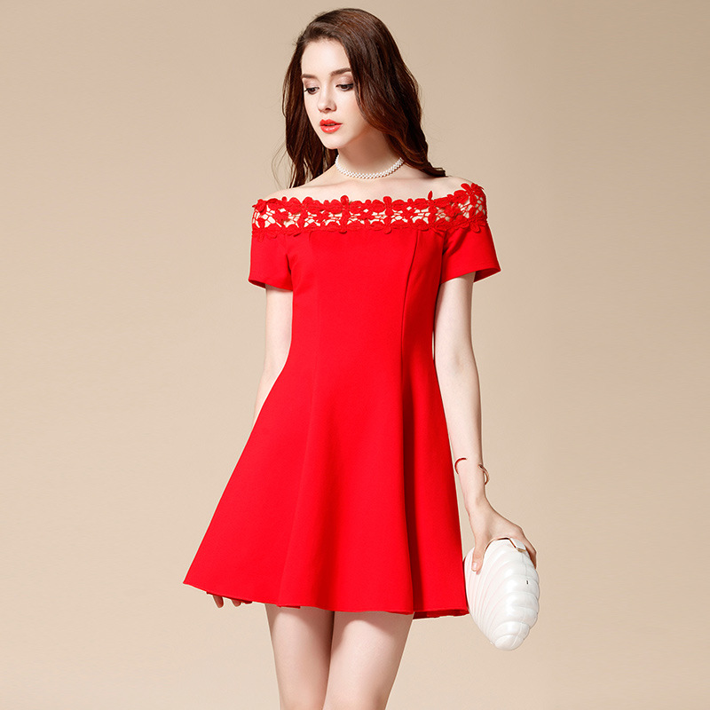 Strapless shoulder dress