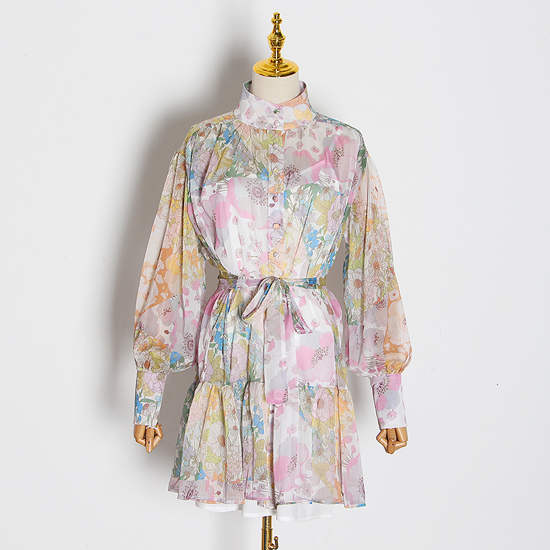 Lantern sleeve lace dress