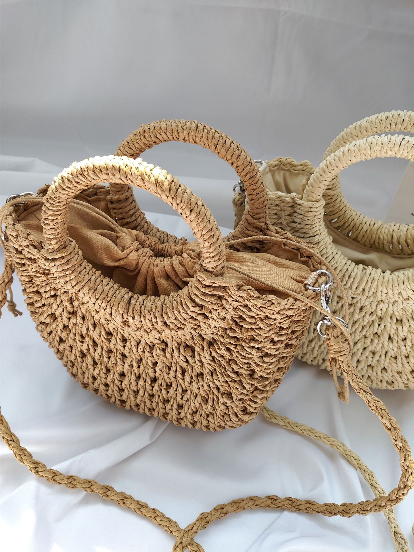 Women's hand carry straw bag