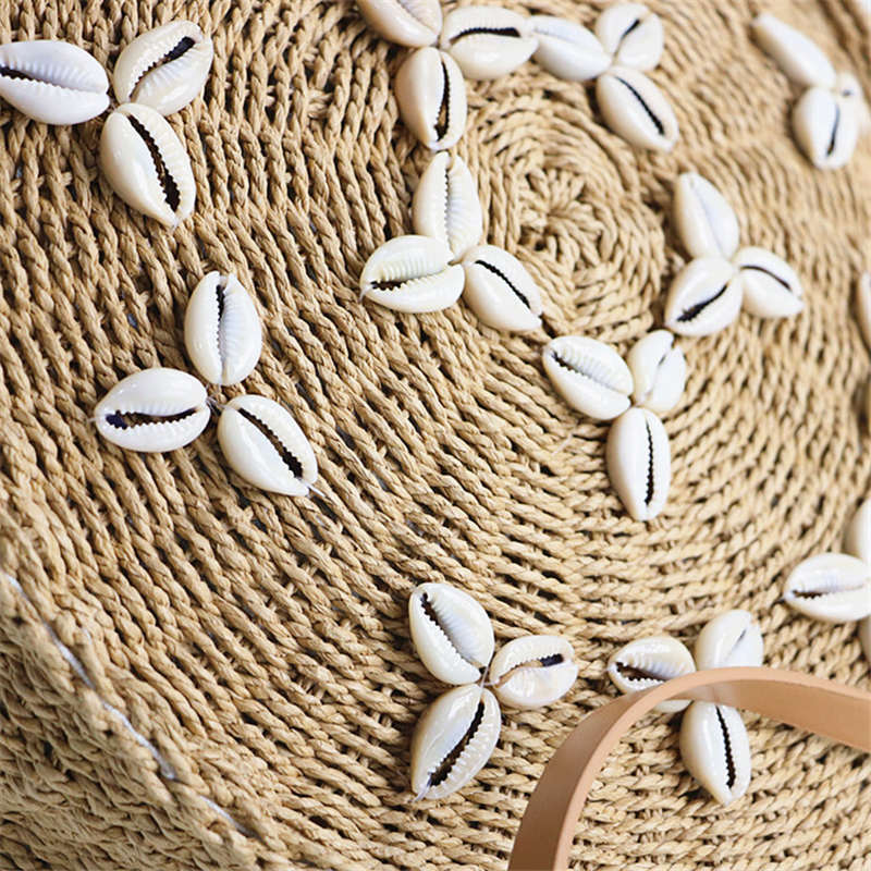 Shell straw bag