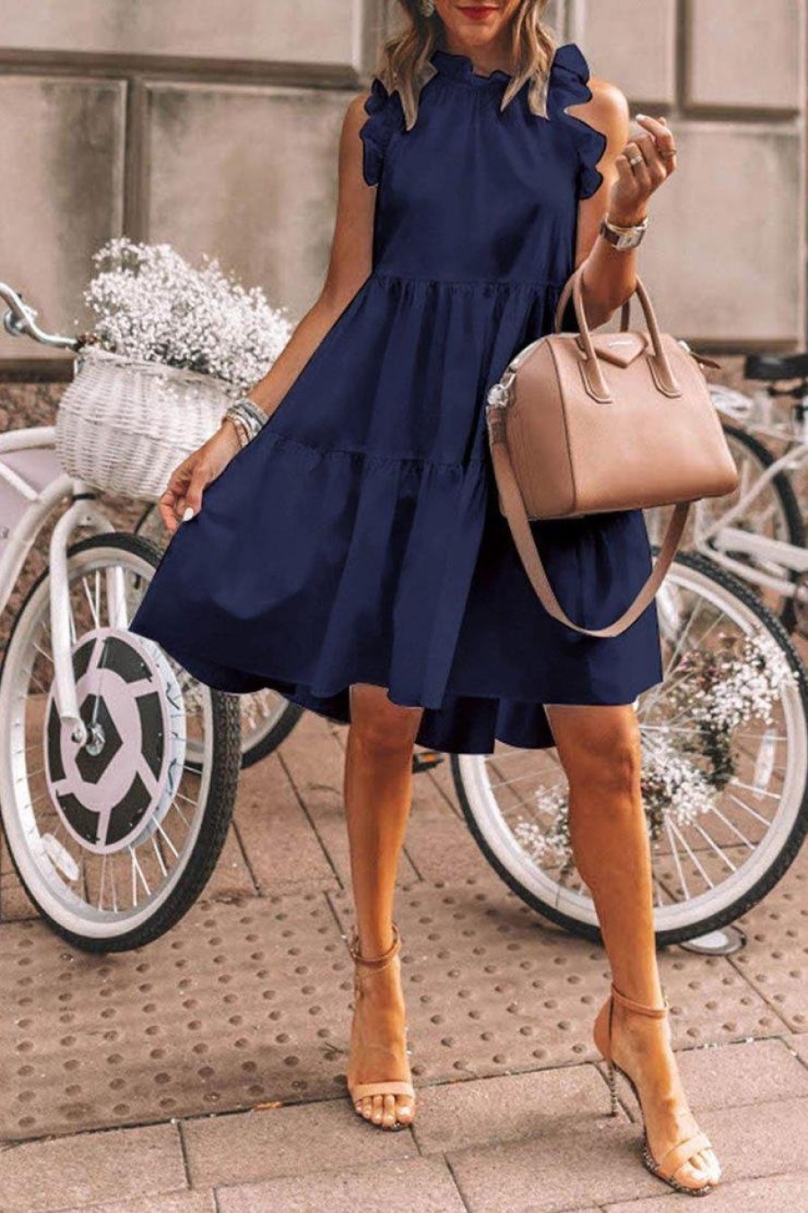 Loose sleeveless solid color round neck long dress