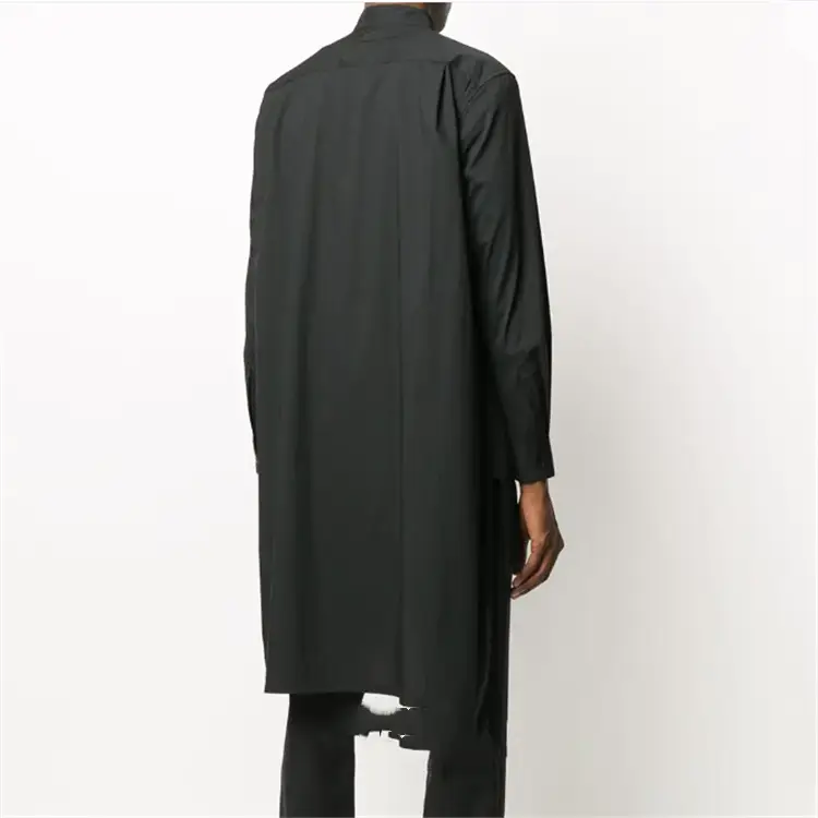 Loose pointed collar shirt