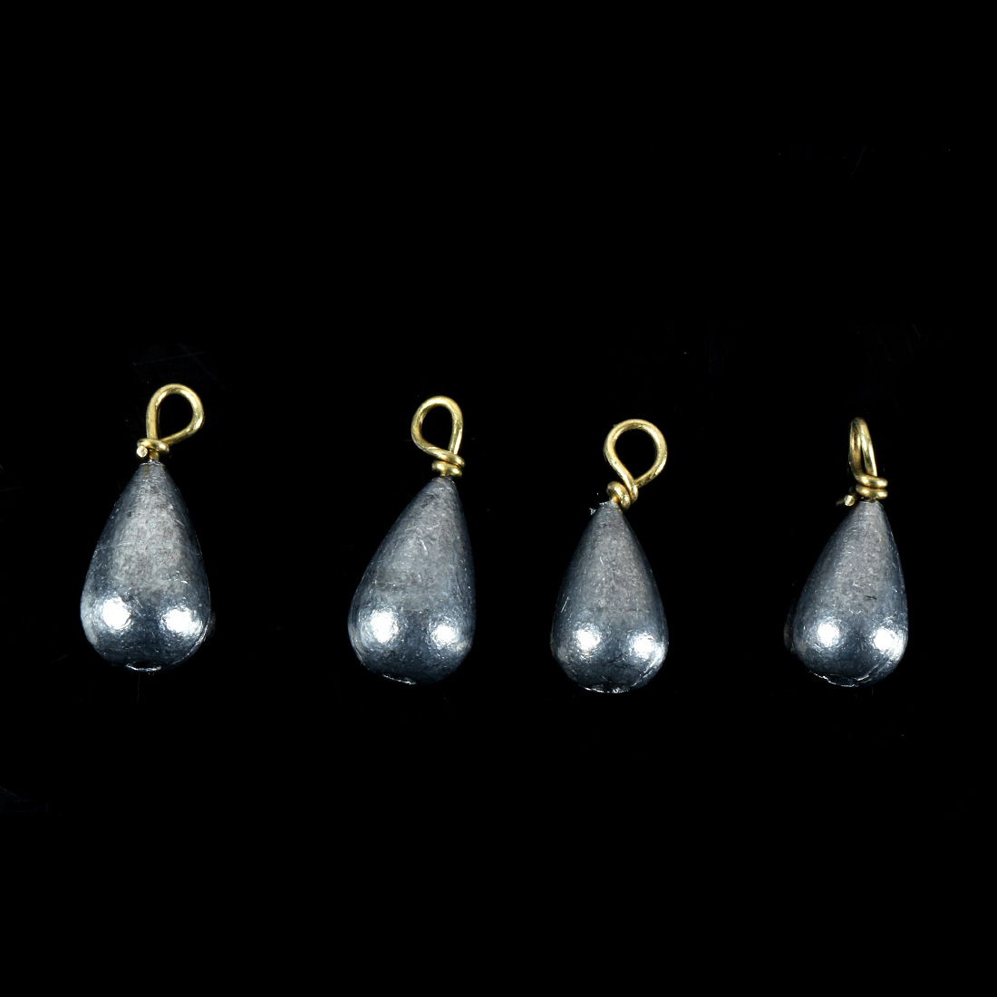 Набор рыболовных аксессуаров из 188 предметов.