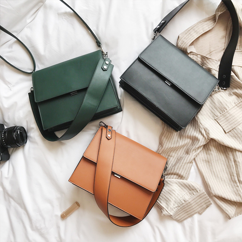 New wave shoulder bag