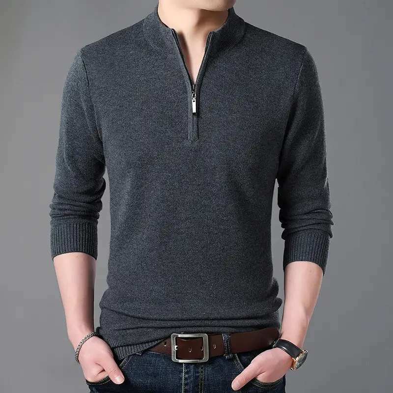 Long-sleeved men's wool sweater