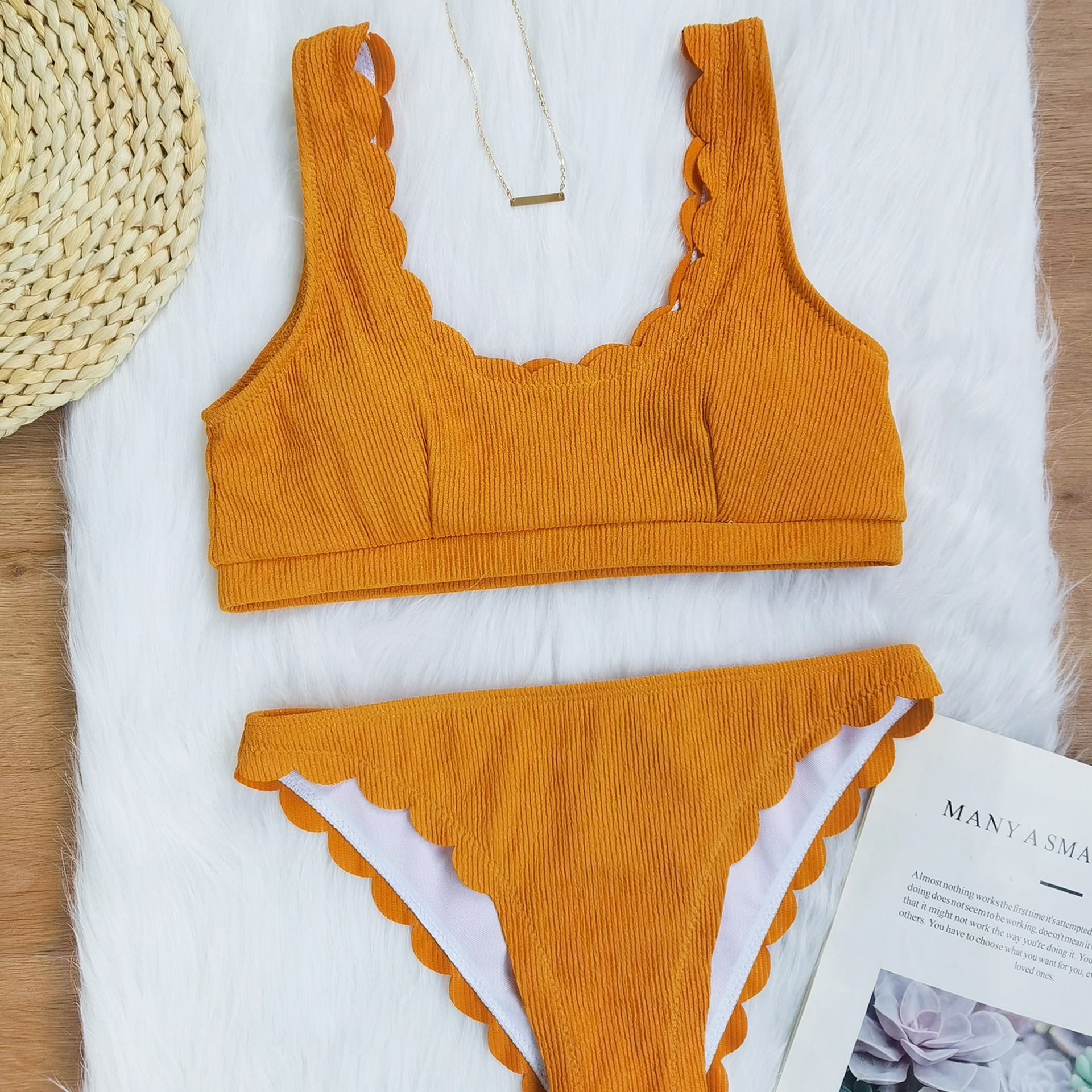 Cut flower split swimsuit bikini