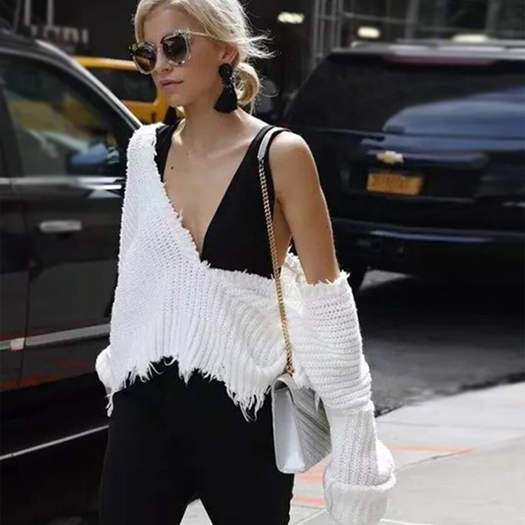 Sweater knitted women's V-neck tassel sweater