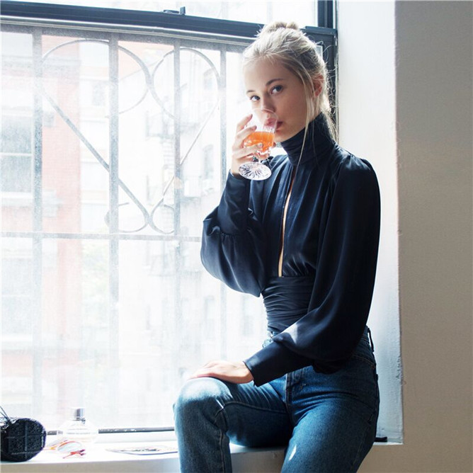 Solid color ladies long sleeve top