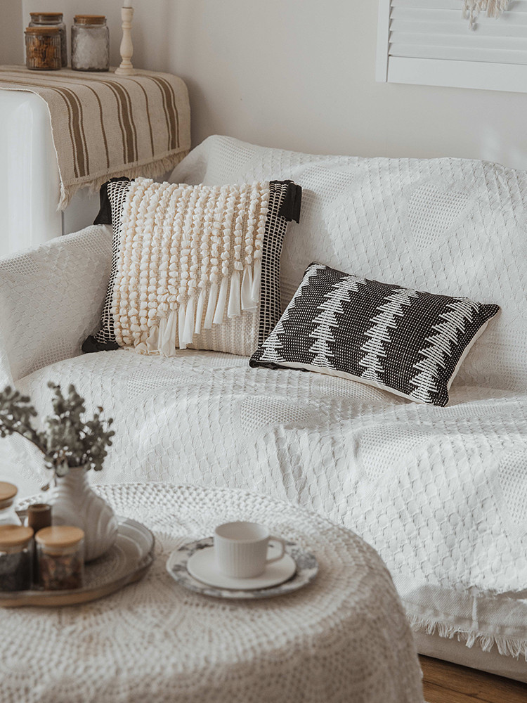 Fringed tufted square waist pillowcase