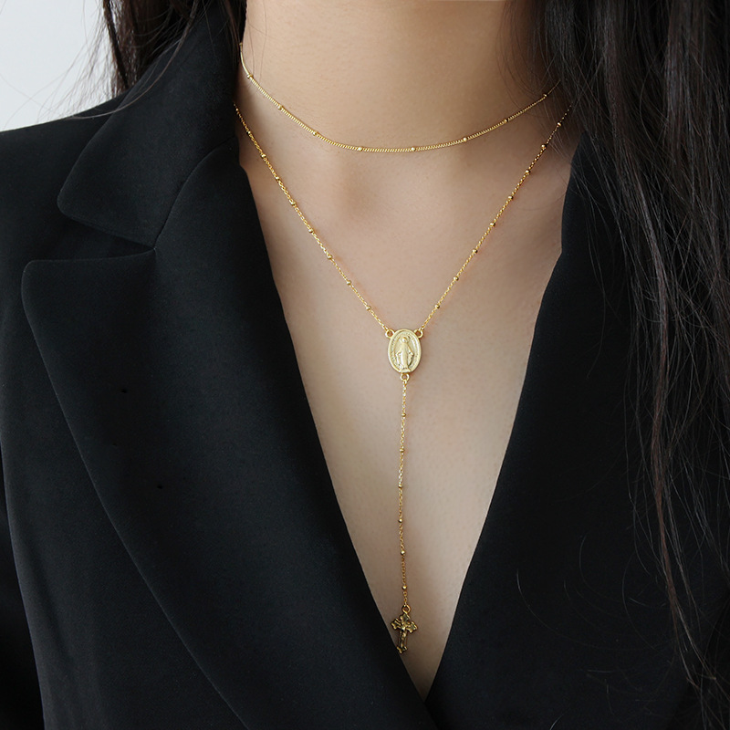 Portrait coin round bead necklace