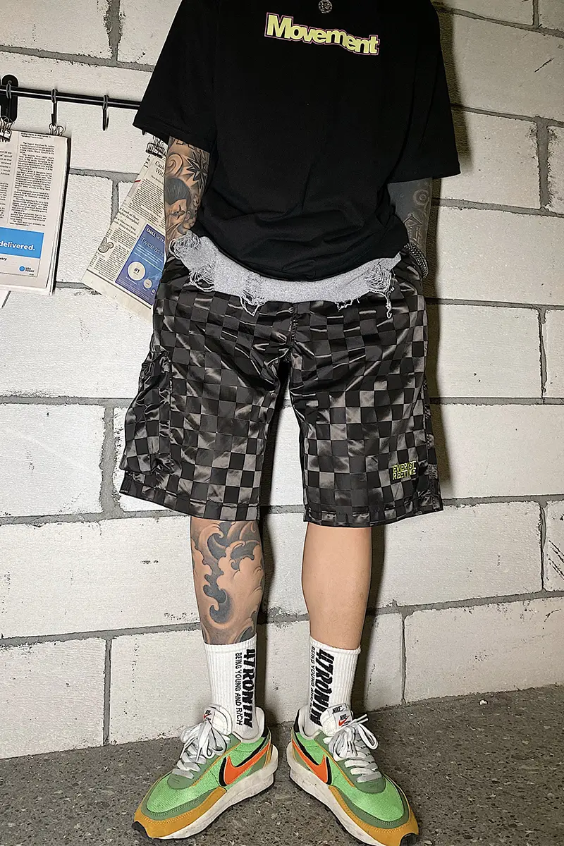 Hip-hop checkerboard embroidered cropped trousers