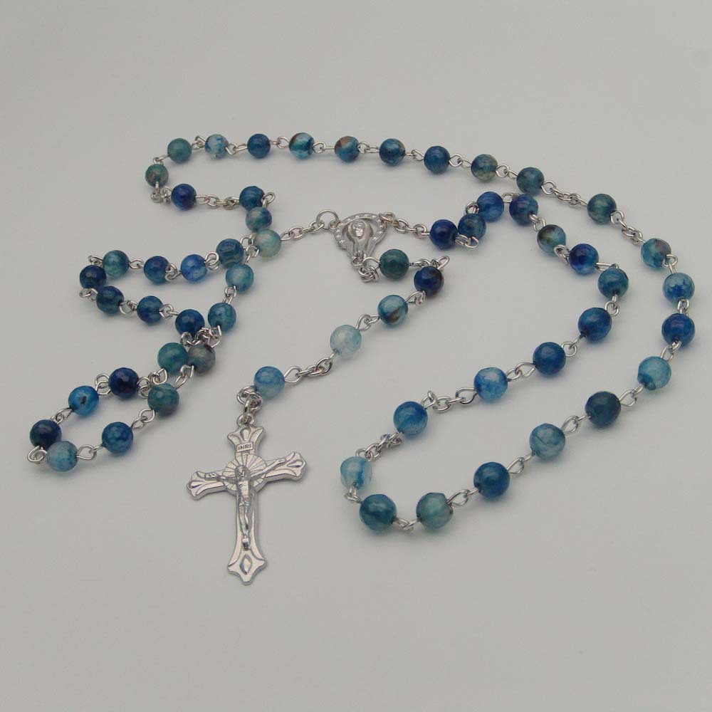 سلسلة طويلة من العقيق الملون لتريكو