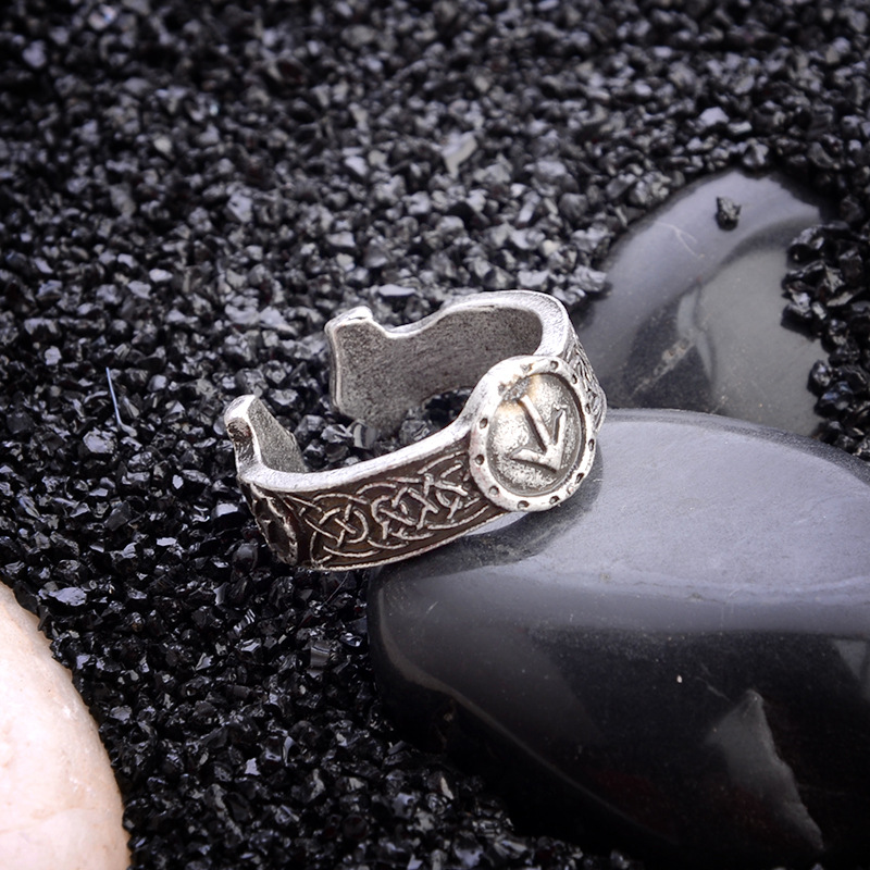 Character index finger single ring