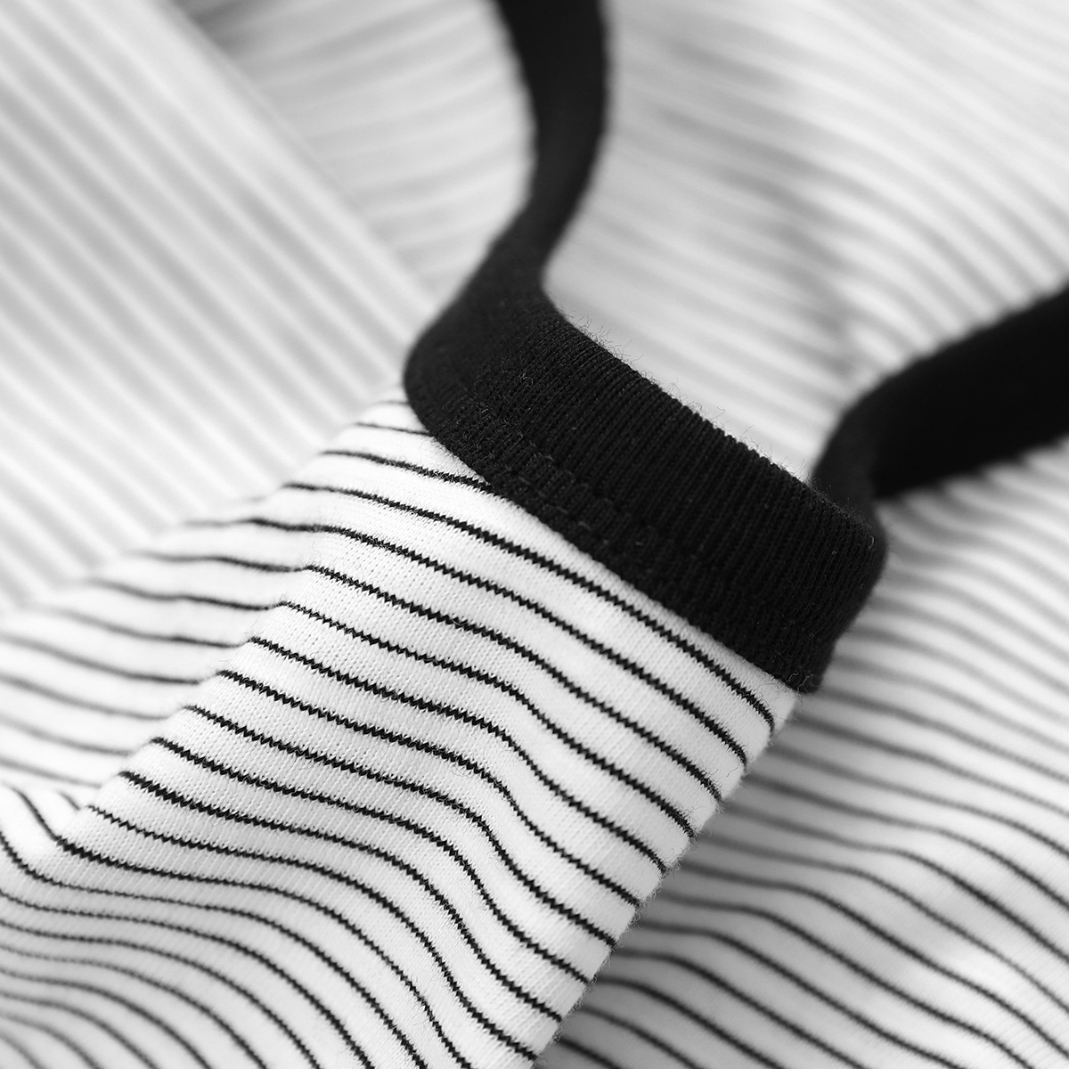 Letter printed black and white striped short sleeves