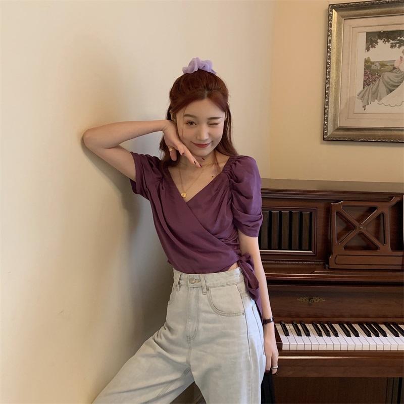 Thin V-neck lace up short sleeve shirt
