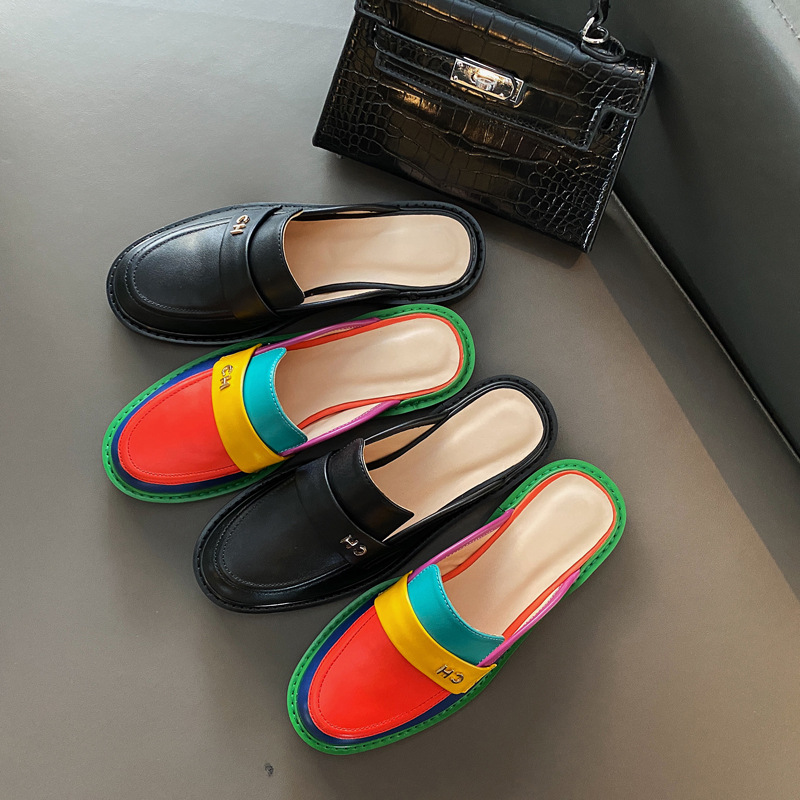 Round toe flat mules