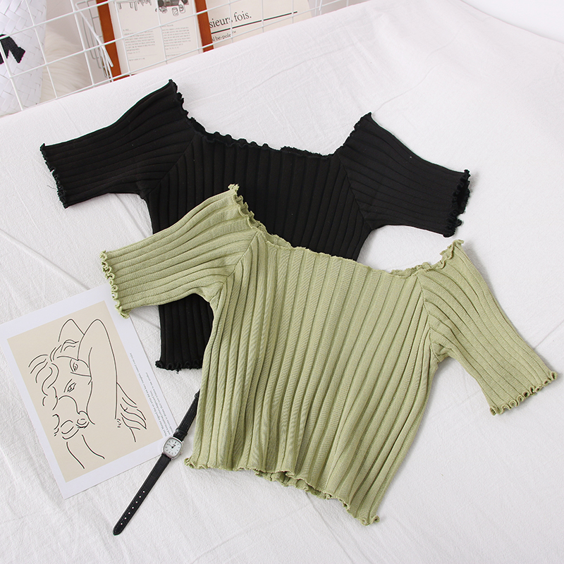 Off-the-shoulder knit sweater with wood ears