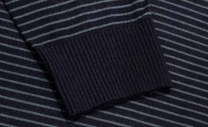 Men's loose bottoming shirt