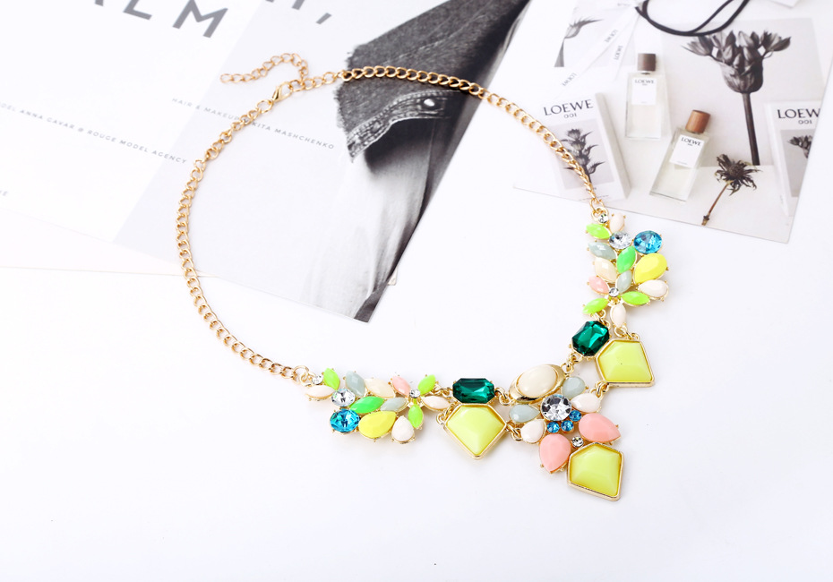 Geometric resin street beat necklace one