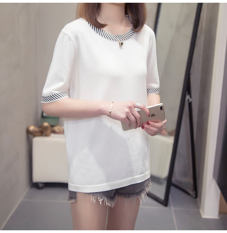 Loose and thin knitted bottoming shirt