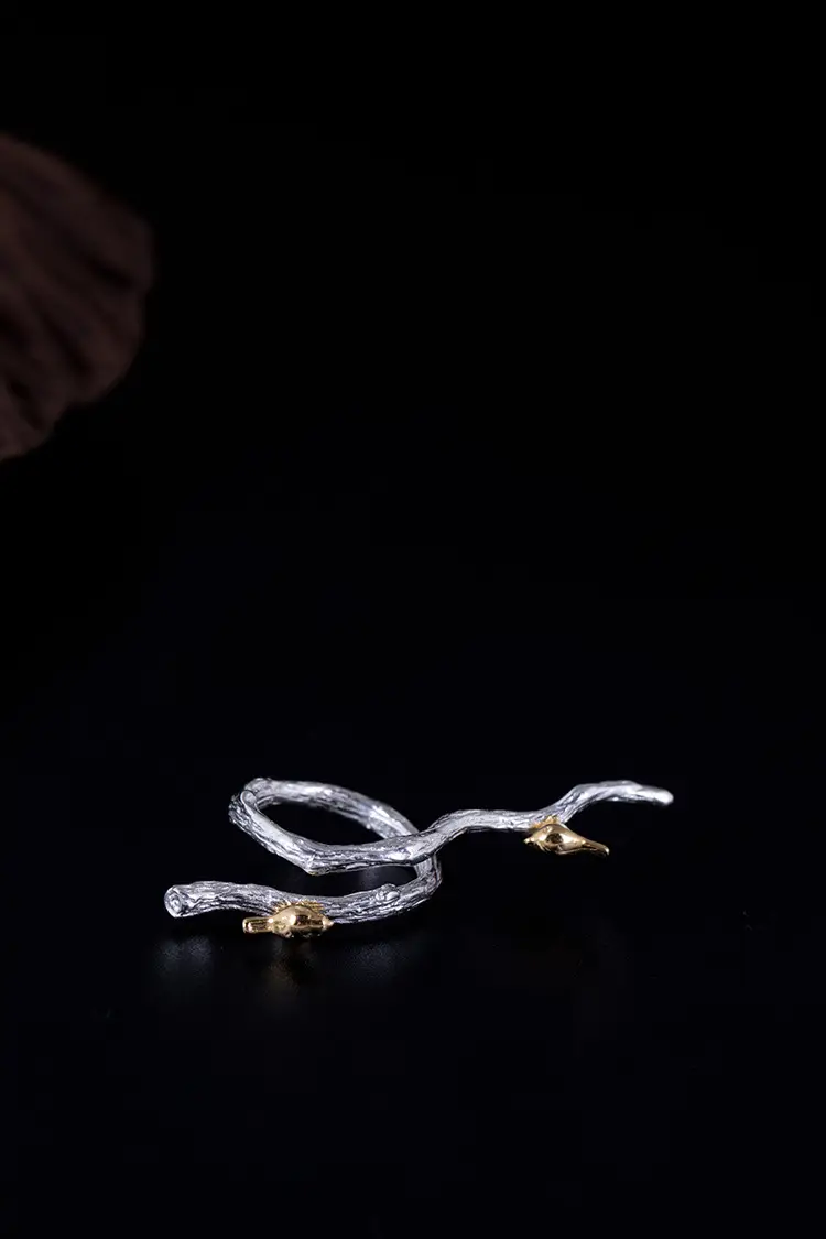 Animal bird ring with adjustable mouth