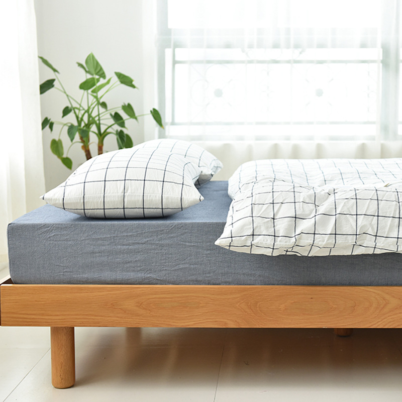 أربع أطقم مفروشات سرير