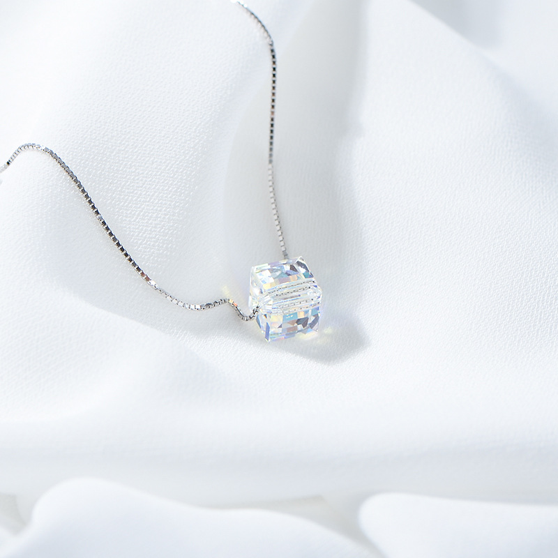 Aurora Sugar Clavicle Chain