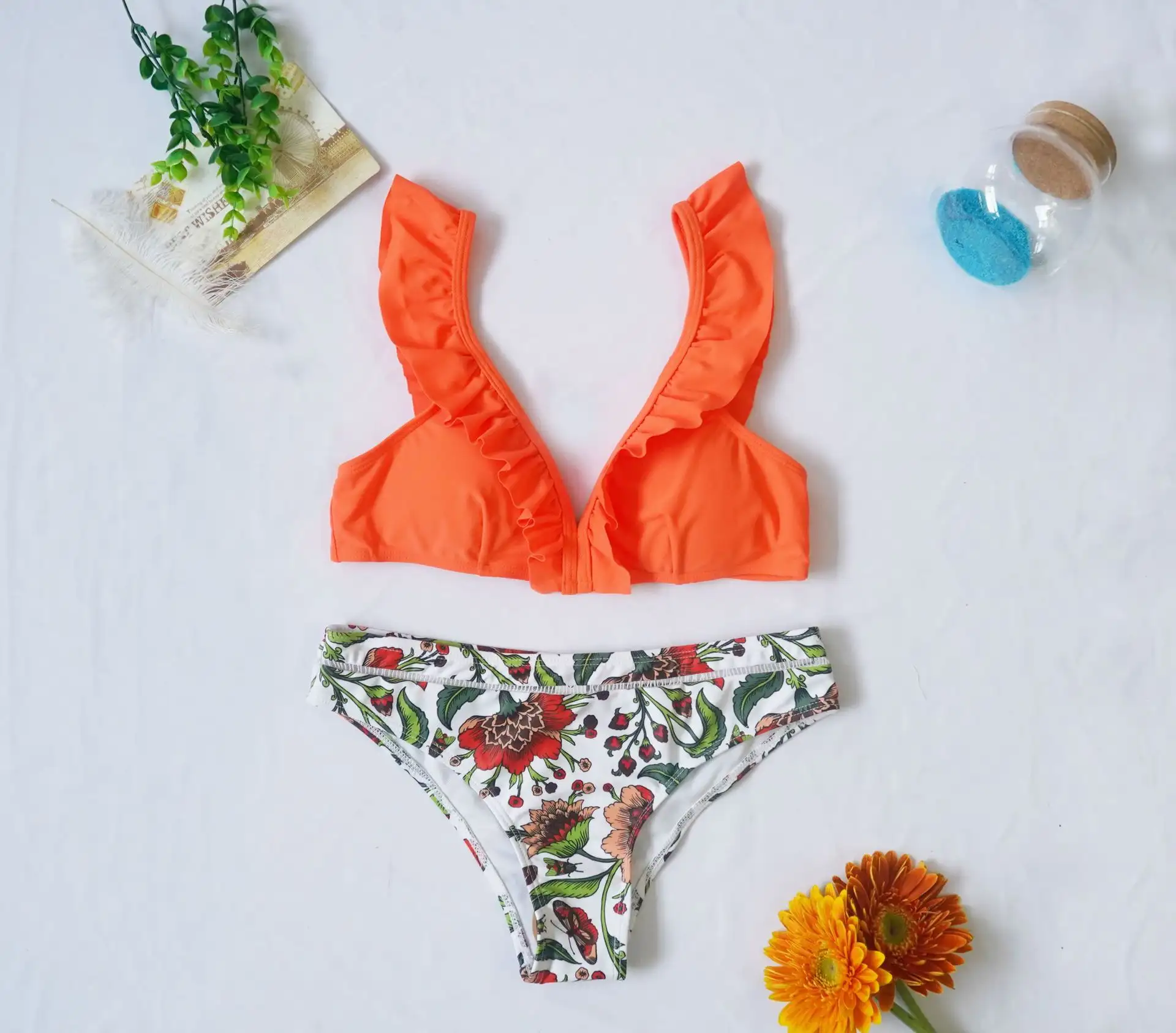 Printed swimsuit ruffled bikini