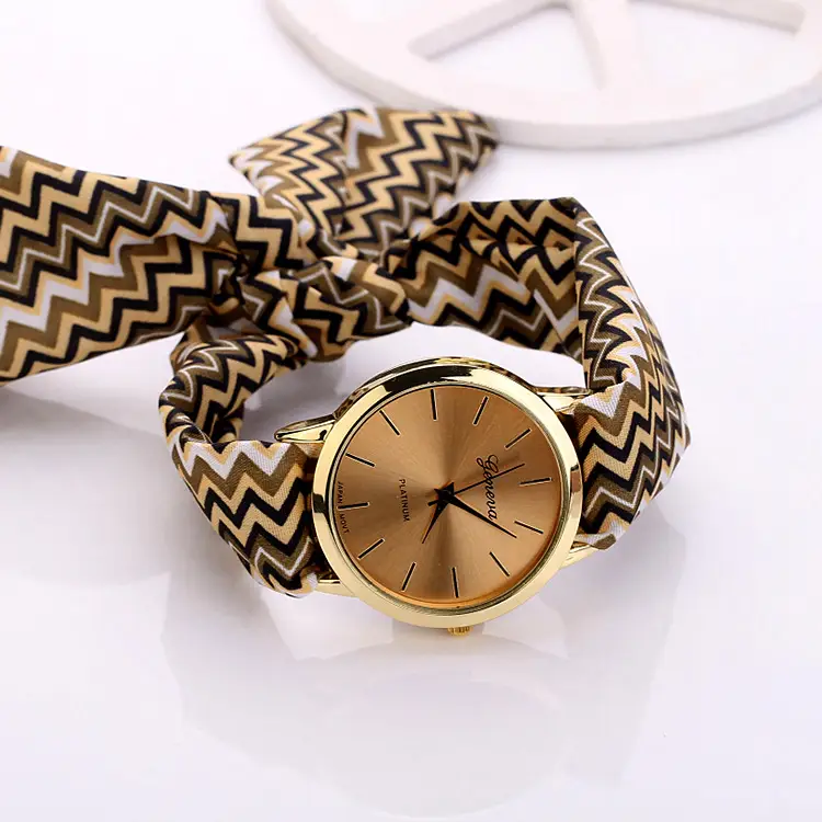 Women's cloth stripe tape table