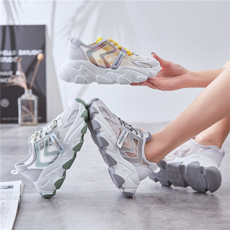 Sponge thick-soled sports shoes