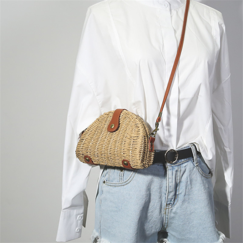 Semicircular mini straw bag