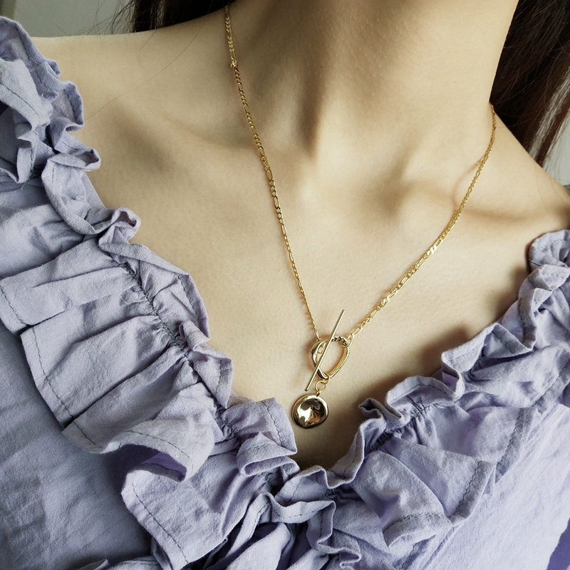 Shaped geometric pendant chain