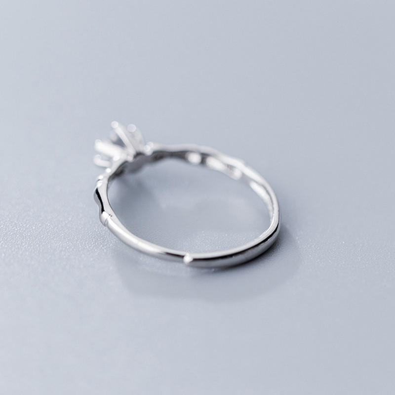 Simple Single Diamond Six Prong Ring