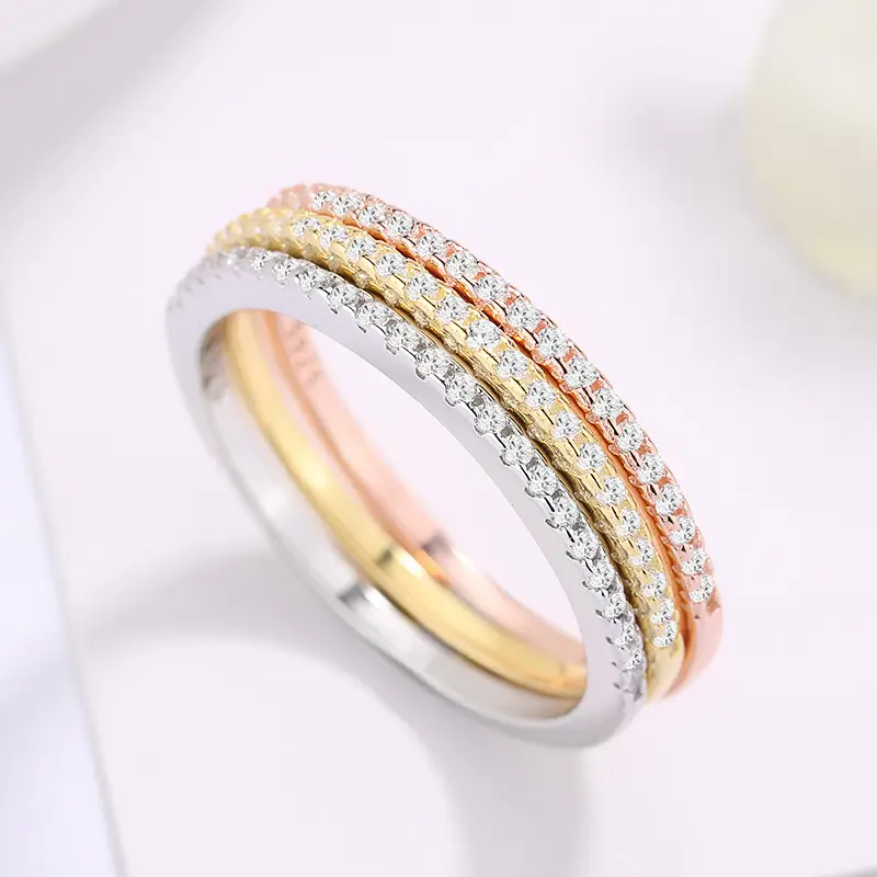 Single row full diamond round ring