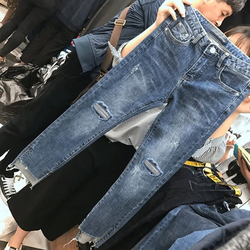 Cropped jeans with high-waist ripped pants - Blue