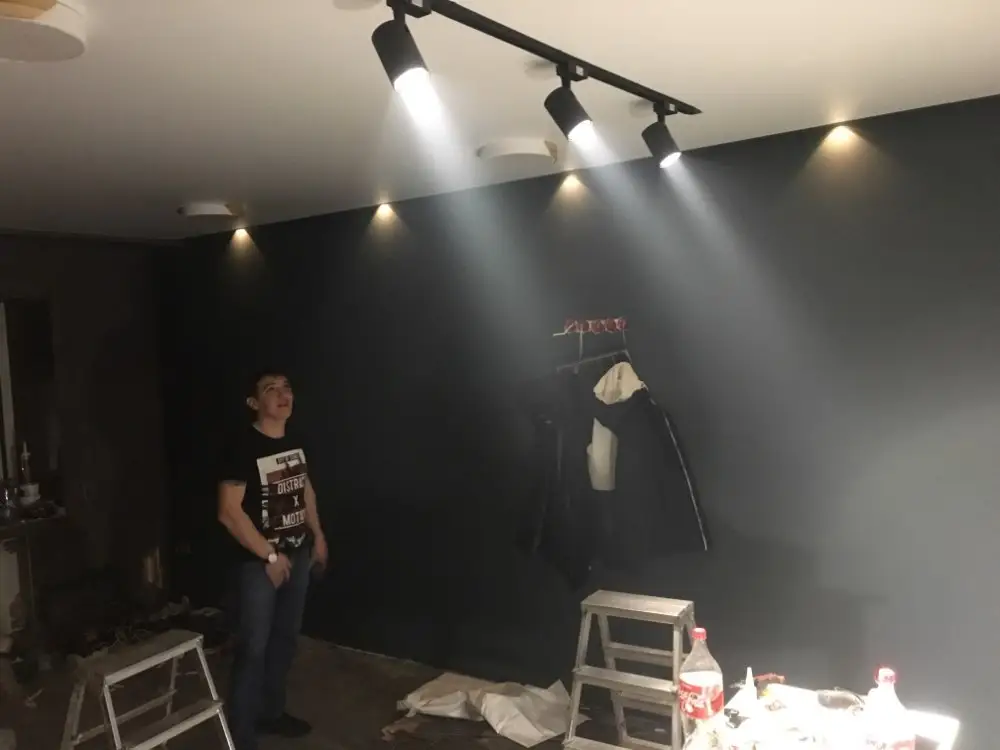 LED track spotlight