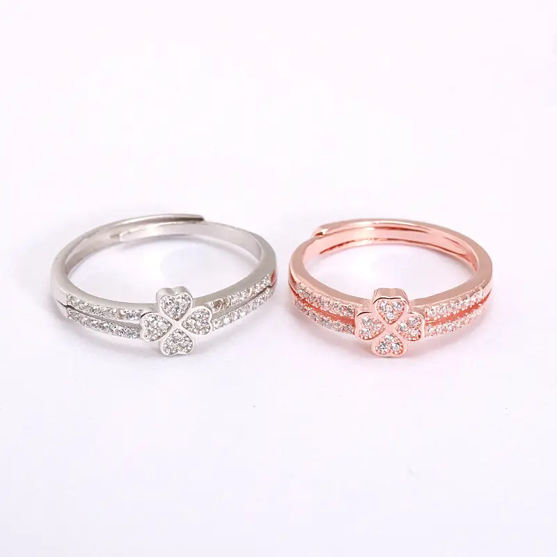Zircon set clover ring