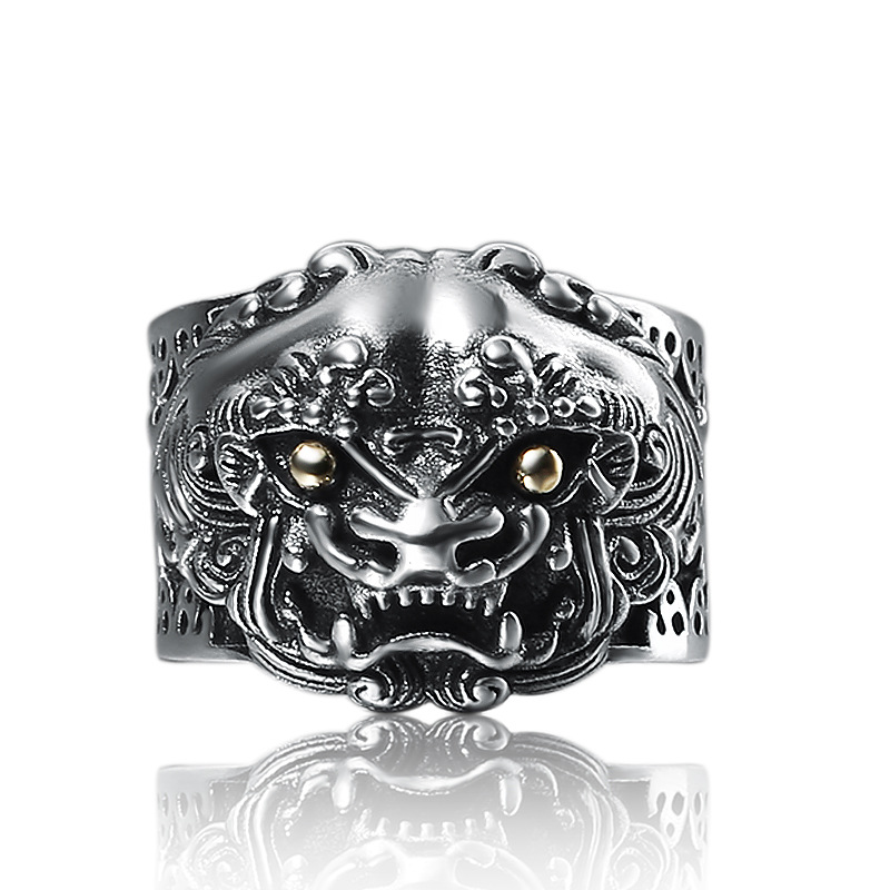 Vintage Thai silver brave ring